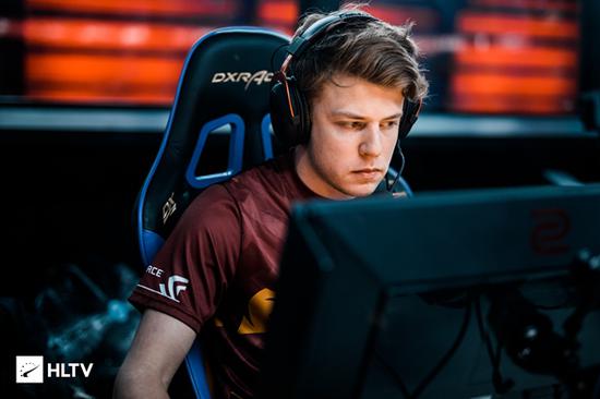 YOU离开 XLG Esports 因禁赛丑闻