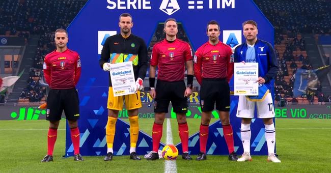 英雄联盟官推发问：15年EDG和18年RNG相遇谁会赢